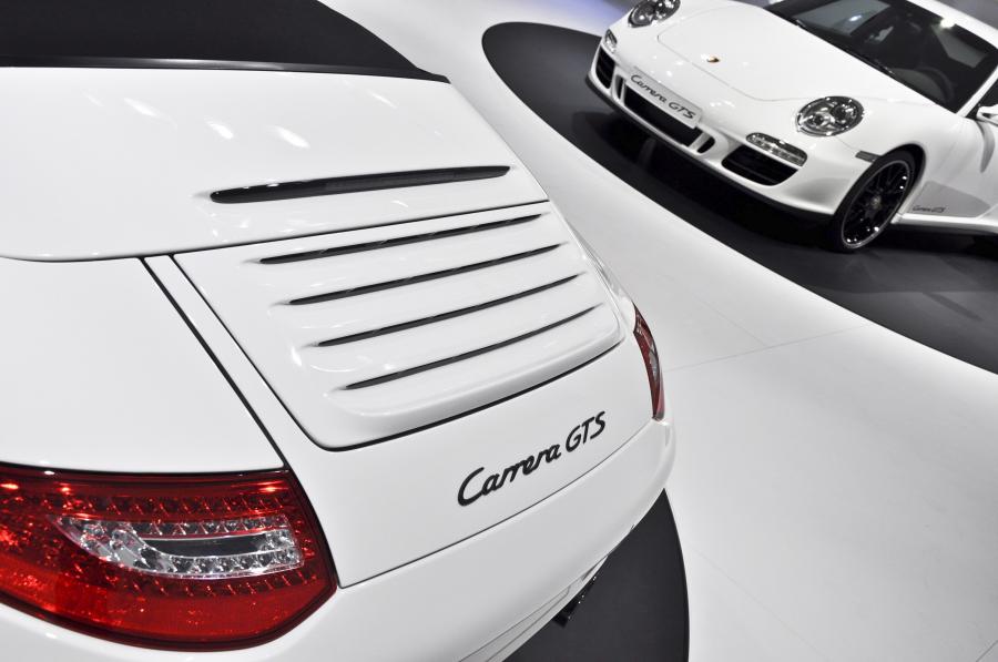  Porsche 911 Carrera GTS 2011 года  (фото 10 из 15)